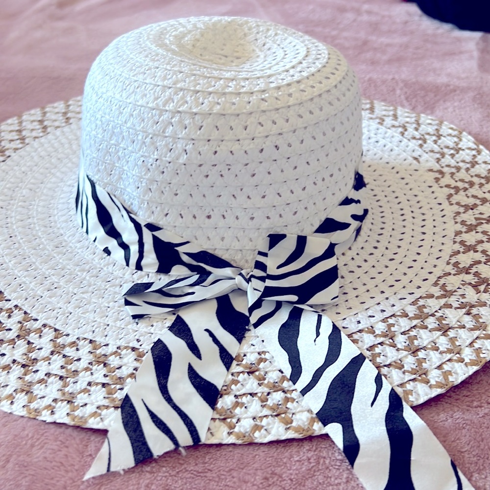 Women Summer Rounded Hat!